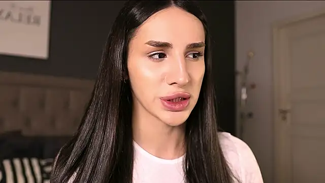 Kim Oberlin  online show from October 22, 2025, 4:07 pm