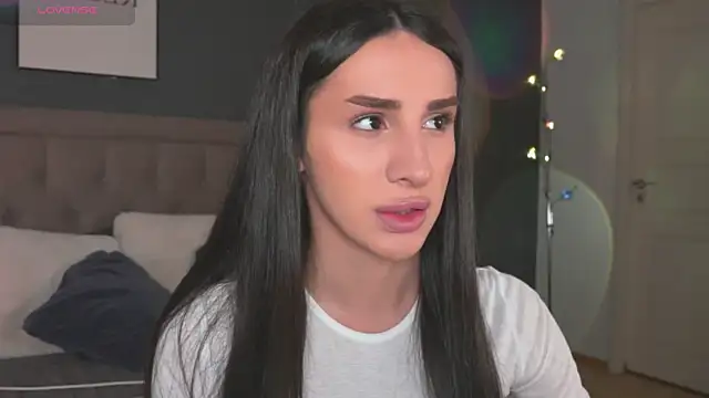 Kim Oberlin  online show from December 1, 2025, 11:04 am