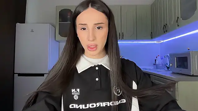 Kim Oberlin  online show from February 11, 2026, 2:00 pm