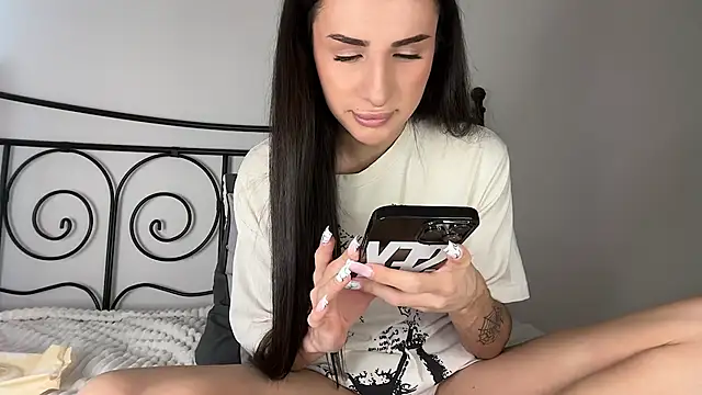 Kim Oberlin  online show from March 28, 2026, 11:10 am