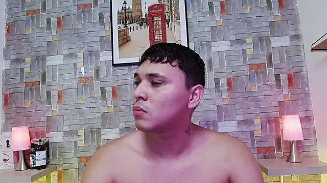 couple lovelyds online show from October 17, 2025, 8:33 pm