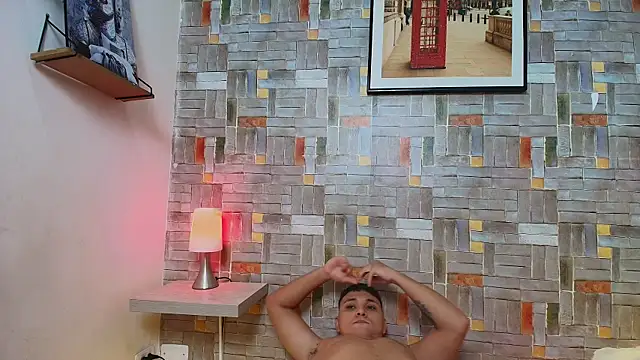 couple lovelyds online show from December 22, 2025, 9:01 pm