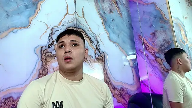 couple lovelyds online show from February 7, 2026, 9:07 pm