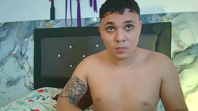 couple lovelyds online show from April 17, 2026, 9:18 pm