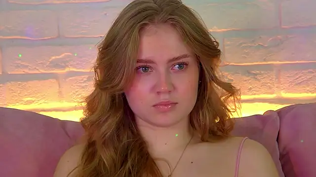 SelinSwarovski online show from November 4, 2025, 8:19 pm