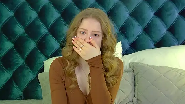 SelinSwarovski online show from April 12, 2026, 4:23 pm