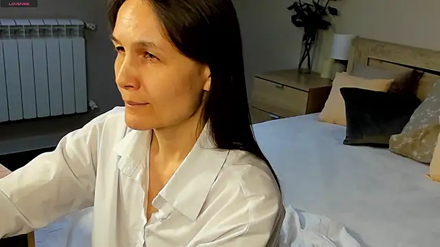 Snapshot of Lillian_White chatting on February 8, 2025, 7:04 am Lillian White online show from February 8, 2025, 7:04 am