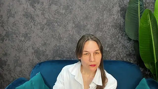 Snapshot of Lillian_White chatting on March 21, 2025, 9:01 am Lillian White online show from March 21, 2025, 9:01 am