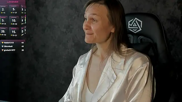 Snapshot of Lillian_White chatting on September 15, 2025, 1:05 am Lillian White online show from September 15, 2025, 1:05 am