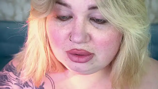 ZaraReignn online show from April 5, 2026, 8:28 pm