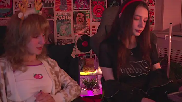 LuxRayi online show from December 25, 2024, 3:08 am