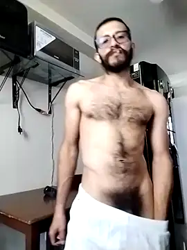 Snapshot of hairyserious chatting on December 27, 2024, 4:43 pm hairyserious online show from December 27, 2024, 4:43 pm