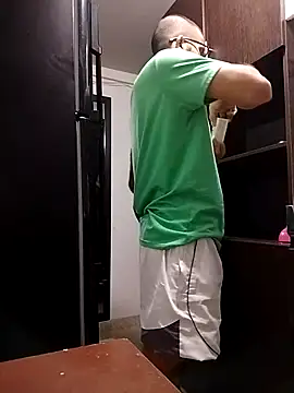 Snapshot of hairyserious chatting on March 4, 2025, 4:06 am hairyserious online show from March 4, 2025, 4:06 am