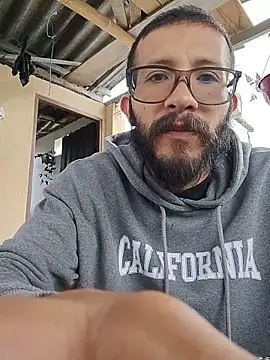 Snapshot of hairyserious chatting on December 5, 2025, 12:58 pm hairyserious online show from December 5, 2025, 12:58 pm