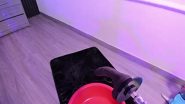 Snapshot of MiiaaMoonroee chatting on February 14, 2026, 9:11 pm MiiaaMoonroee online show from February 14, 2026, 9:11 pm