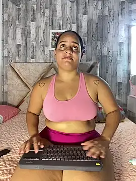 Violetrousse online show from May 13, 2026, 8:16 pm