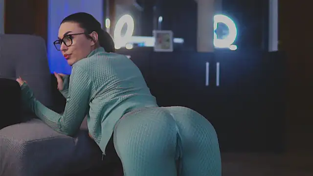 Mona Lisss online show from January 21, 2025, 5:41 pm