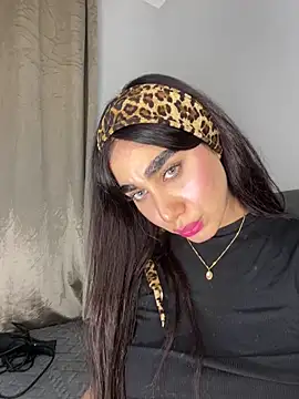 Snapshot of Meryem_Queen chatting on May 21, 2026, 1:23 am Meryem Queen online show from May 21, 2026, 1:23 am