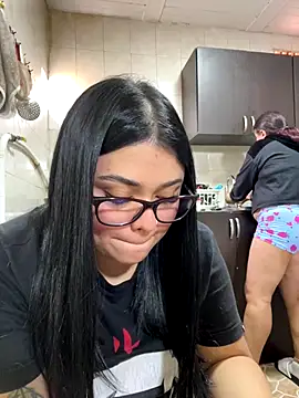 alissonfernandez  online show from September 19, 2025, 4:40 pm