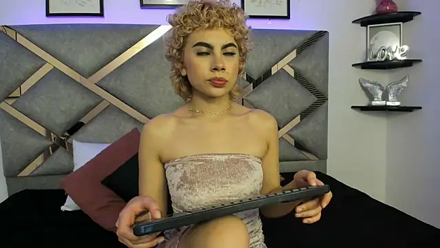 Snapshot of marian_pinzon chatting on February 26, 2025, 2:37 am marian pinzon online show from February 26, 2025, 2:37 am