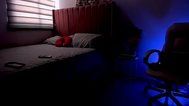 Ninamirley online show from December 16, 2024, 8:05 pm