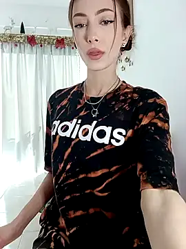 AnyaLobb62 online show from December 5, 2024, 12:11 pm