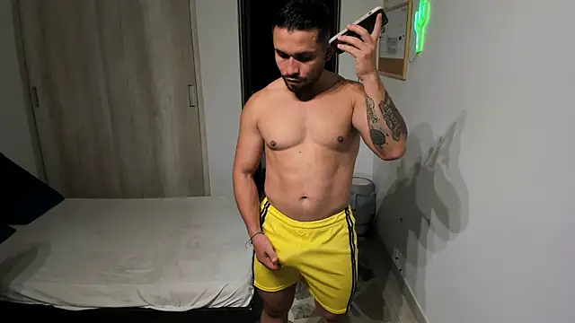 Snapshot of Travis_bakers chatting on February 11, 2026, 1:10 am Travis bakers online show from February 11, 2026, 1:10 am