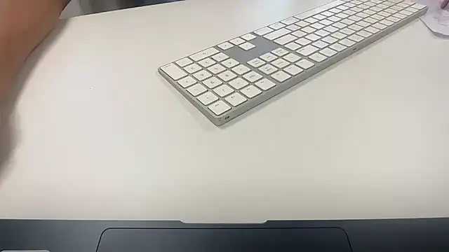 awesome anna online show from November 18, 2025, 9:58 am