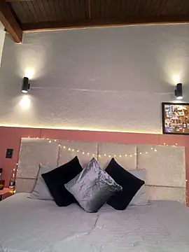 AniiRose online show from November 14, 2025, 12:31 am