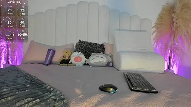 Snapshot of cherie___ chatting on November 6, 2025, 8:32 pm cherie online show from November 6, 2025, 8:32 pm