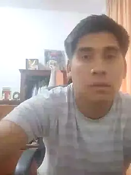 estudiante69 online show from December 12, 2024, 10:52 pm