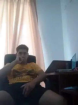 estudiante69 online show from December 30, 2024, 7:00 pm