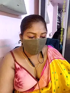 RomeoJuliet345 online show from April 1, 2026, 4:35 am