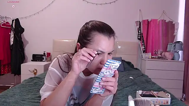 MiraMiss online show from April 1, 2026, 8:48 am