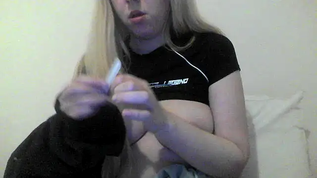 Snapshot of bunnyamy chatting on January 11, 2025, 12:44 am bunnyamy online show from January 11, 2025, 12:44 am
