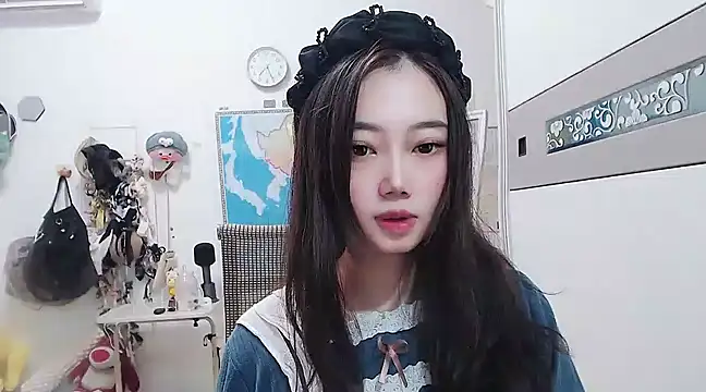 Cherie-xinxin01 online show from December 4, 2024, 8:34 am