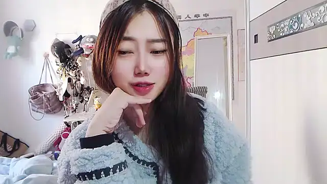Cherie-xinxin01 online show from December 6, 2024, 5:42 am
