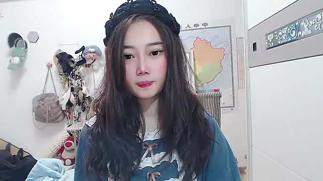 Cherie-xinxin01 online show from December 6, 2024, 3:11 pm
