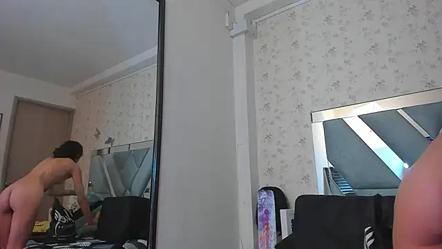 Snapshot of Queenjenn__ chatting on December 10, 2024, 1:22 am Queenjenn   online show from December 10, 2024, 1:22 am