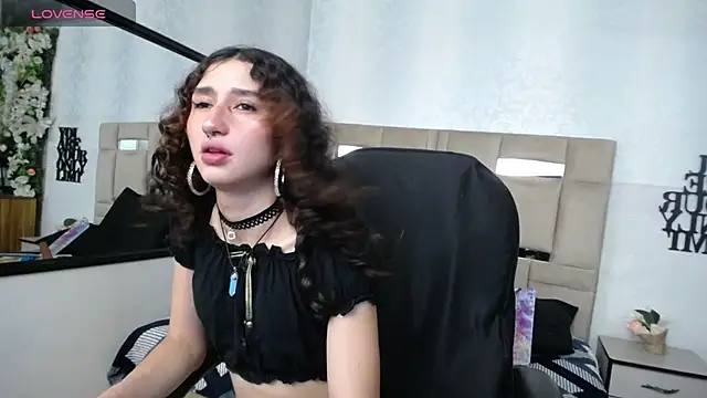 Snapshot of Queenjenn__ chatting on January 15, 2025, 8:05 pm Queenjenn   online show from January 15, 2025, 8:05 pm