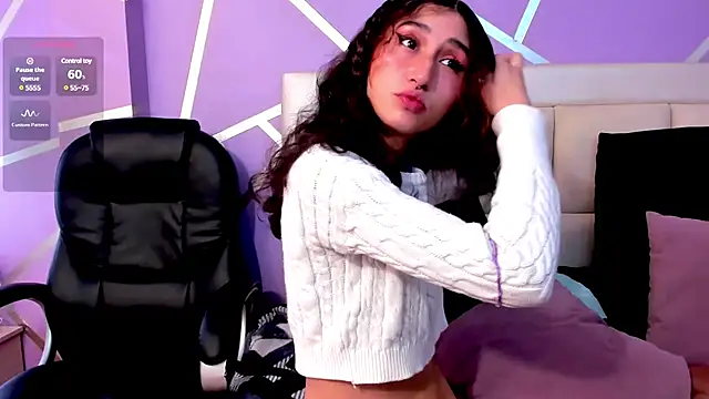 Snapshot of Queenjenn__ chatting on February 3, 2025, 1:19 pm Queenjenn   online show from February 3, 2025, 1:19 pm