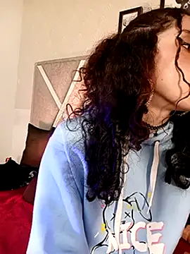 Snapshot of Queenjenn__ chatting on February 16, 2025, 10:21 am Queenjenn   online show from February 16, 2025, 10:21 am