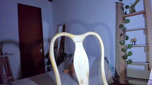 emillyhills online show from February 8, 2026, 10:18 am