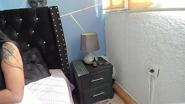 SarayMoorex  online show from January 10, 2025, 2:23 pm