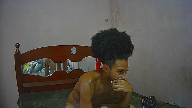 Snapshot of SkinnyLatinMan chatting on December 3, 2024, 11:22 am SkinnyLatinMan online show from December 3, 2024, 11:22 am