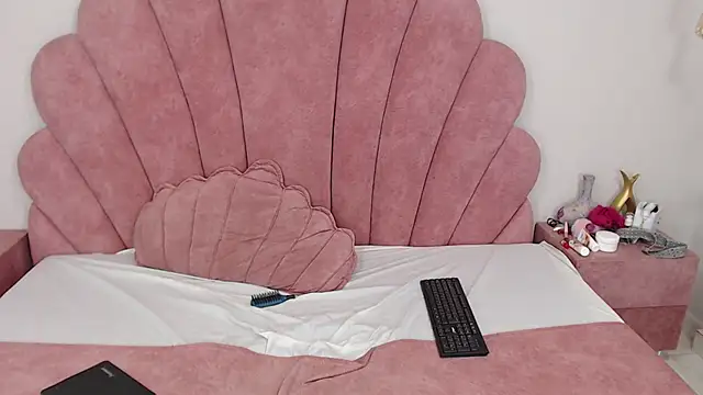 Snapshot of Candy_Bony chatting on December 28, 2024, 3:37 pm Candy Bony online show from December 28, 2024, 3:37 pm