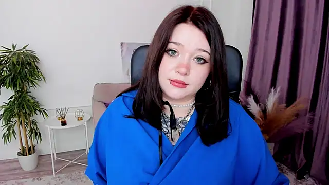 MoonLghte online show from March 19, 2025, 7:27 pm