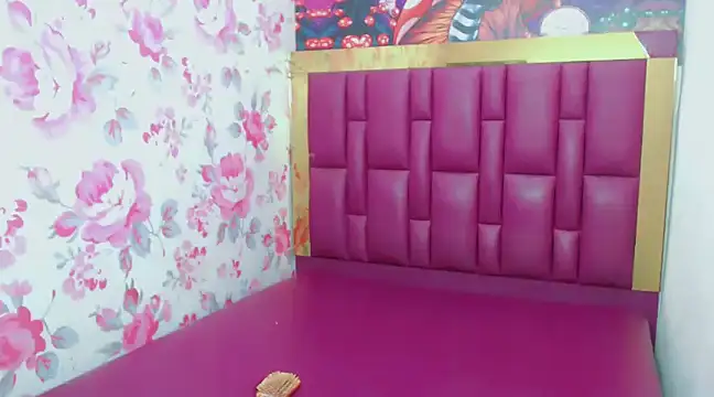 Luna and valery online show from January 13, 2025, 8:04 pm