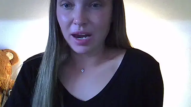 Lucky Anna online show from September 13, 2025, 9:47 pm