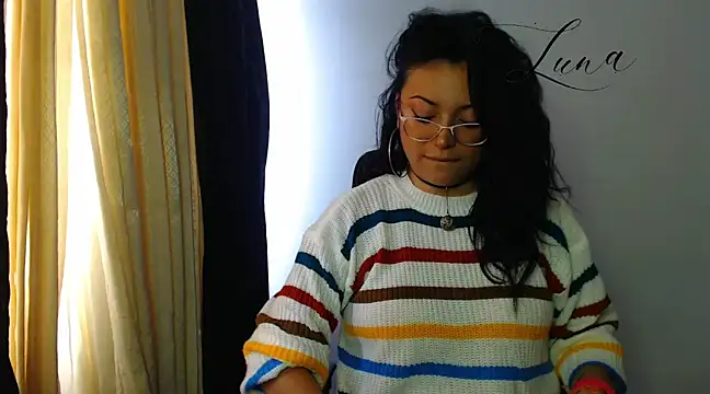 Lunavega1 online show from March 5, 2025, 4:46 pm